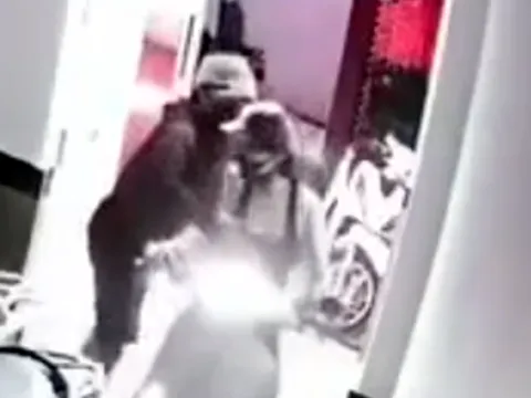 Sàm sỡ, quấy rối tình dục có thể bị phạt tới 8 triệu đồng